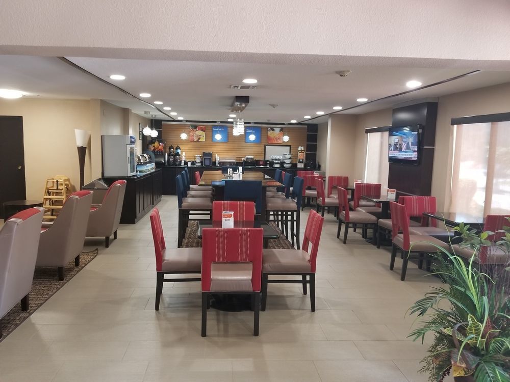 فندق كومفورت إن دالاس بارك سنترال المظهر الخارجي الصورة